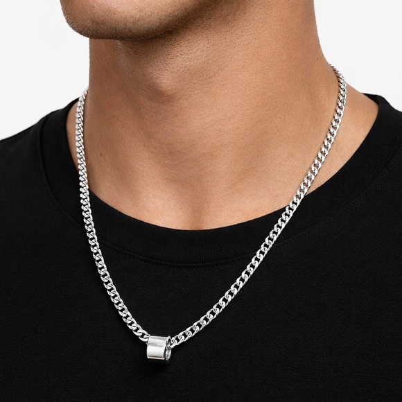 Gucci Sterling Silver G Cut Out Circle Pendant Necklace